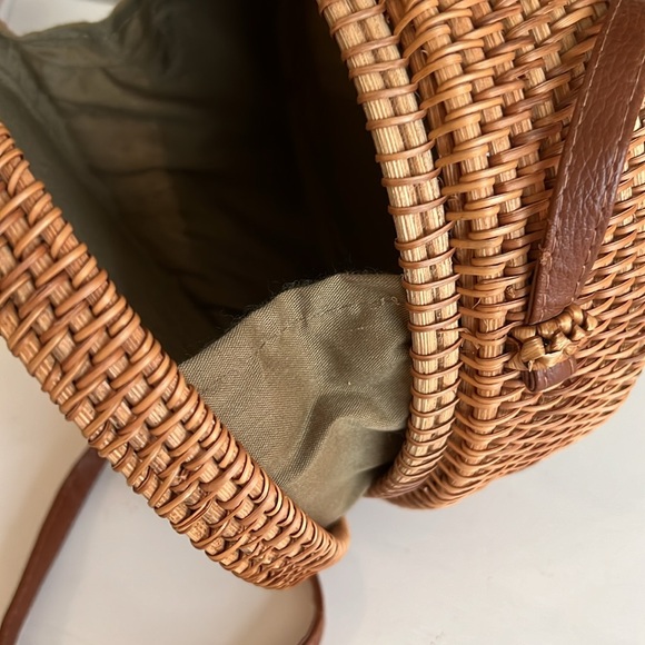 Round Straw Crossbody Bag - Picture 10 of 14